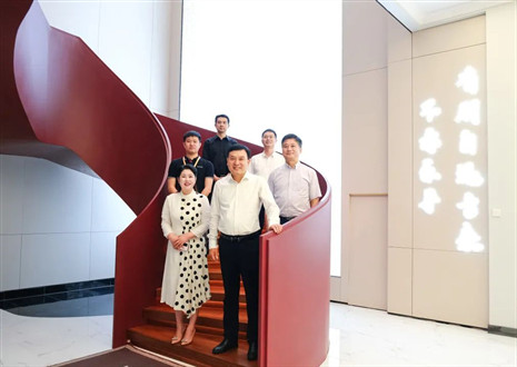 热烈欢迎省委统战部张部长一行莅临星空(中国)xingkong家居股份有限公司指导工作！